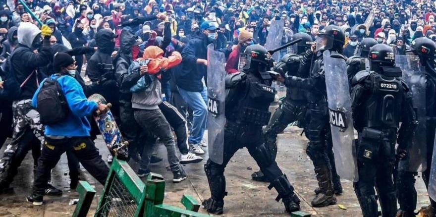 El polvorín electoral: 51 masacres y 100 mil desplazados bajo la sombra de grupos armados a semanas de los comicios en Colombia