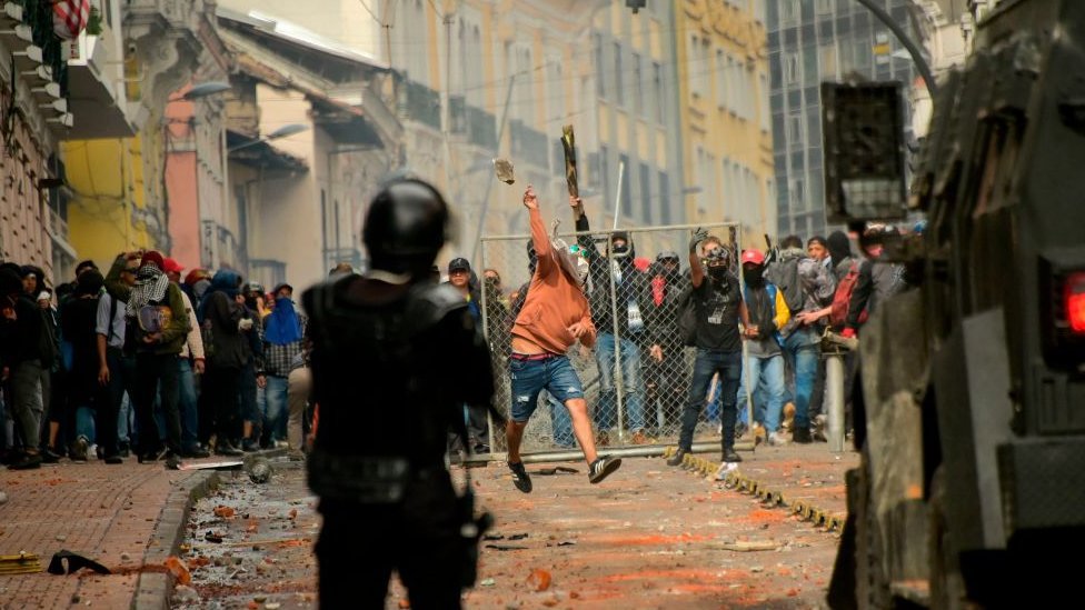 Ecuador se transforma en el laboratorio del autoritarismo: la crisis  revela el rostro de un capitalismo que solo sabe gobernar con el garrote