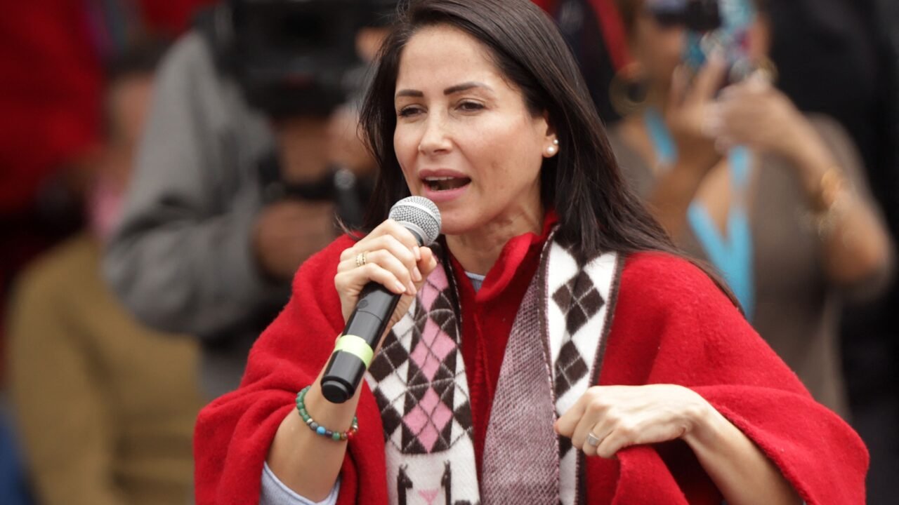 La democracia burguesa en su deriva autoritaria: la persecución y encarcelamiento de Luisa González en Ecuador expone el uso del lawfare como arma de clase